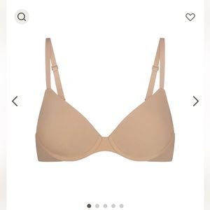 SKIMS 32DD tshirt bra